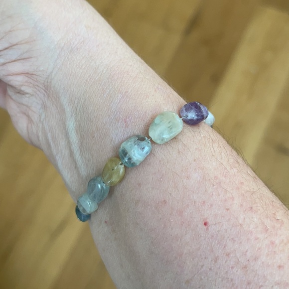 Natural fluorite bead silver tone bracelet - Picture 7 of 7